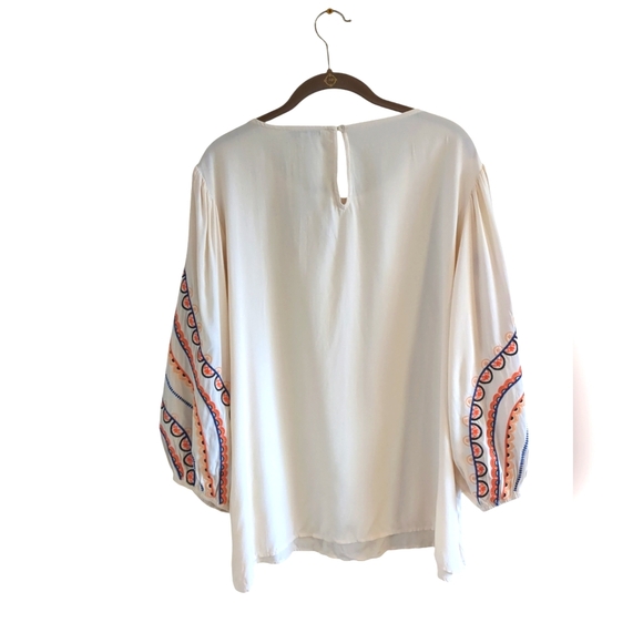 See And Be Seen NWT Women's Boutique Cream, Blue, and Orange Top - Picture 5 of 6